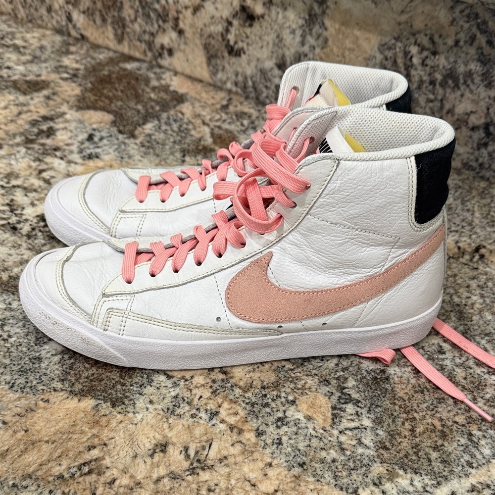 Nike Women's White and Pink Sneakers